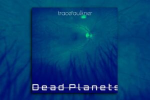 Read more about the article Trace Faulkner’s ‘Dead Planets’: A Sci-Fi Musical Odyssey Through Love and Loss – Exclusive Review